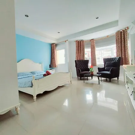 Orca Guest House And Bar